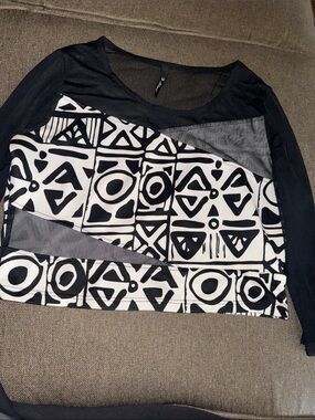 Mesh-Panel Black & White Geometric Crop Top